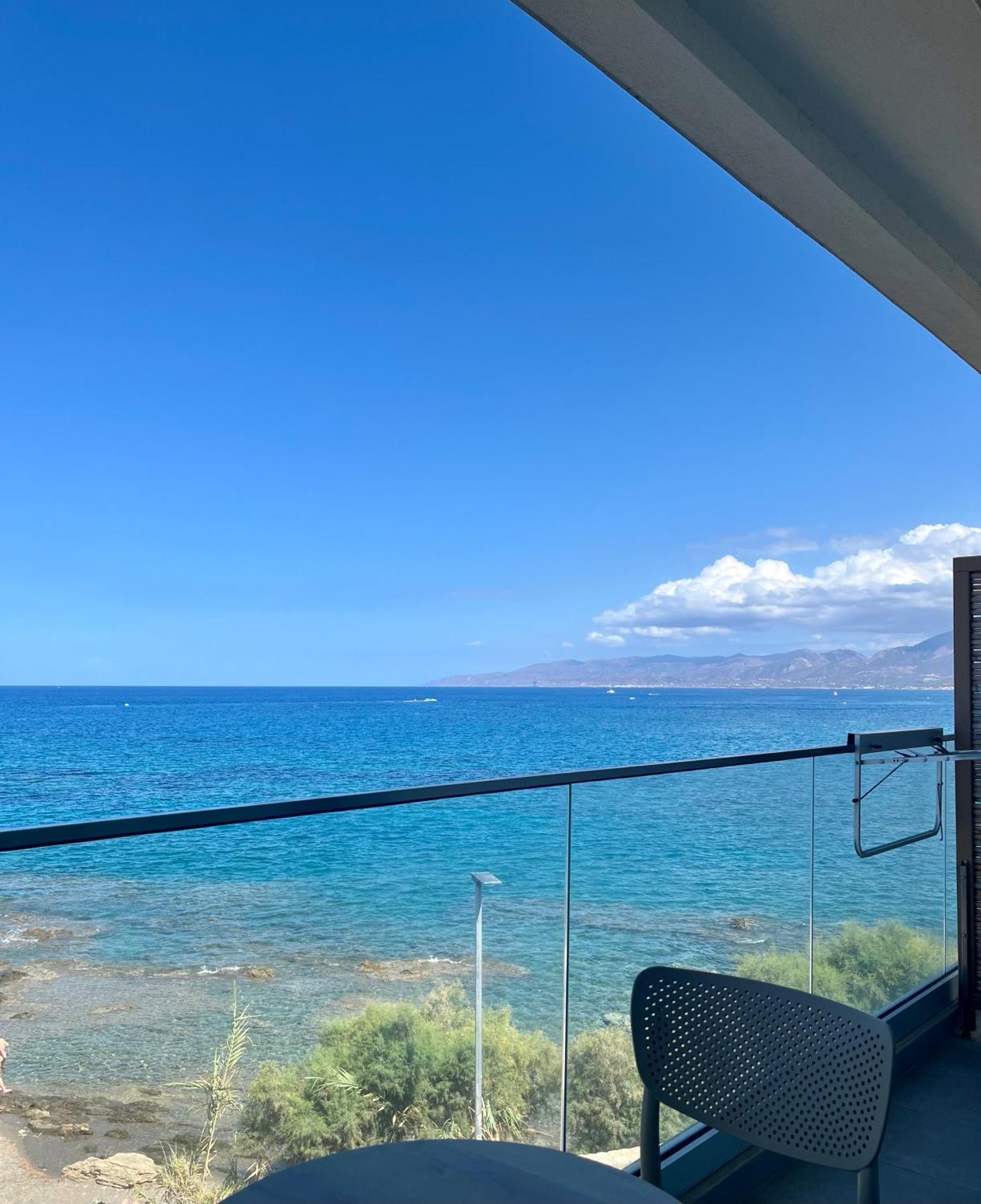 Maritime Suites Херсонисос Екстериор снимка