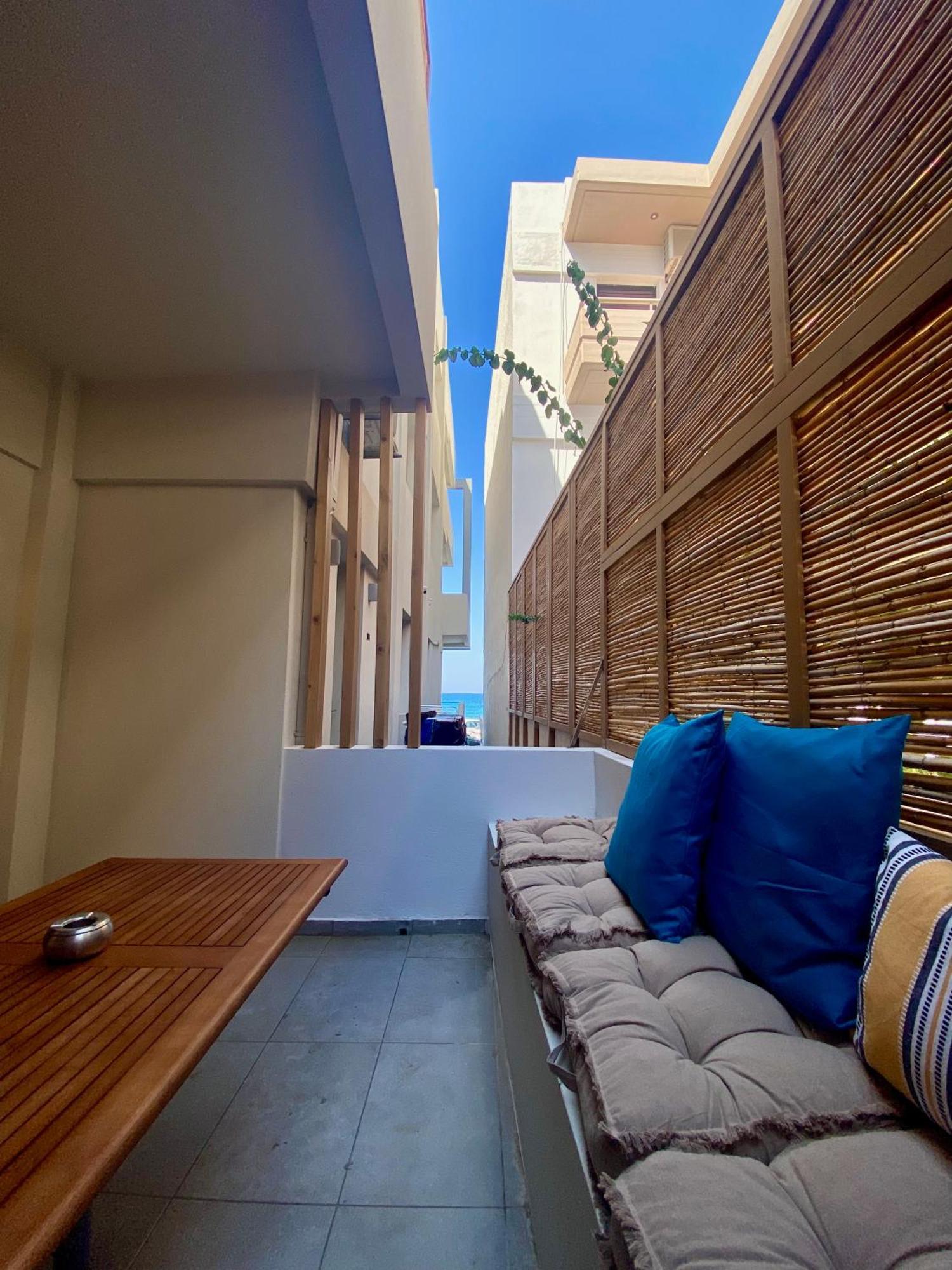 Maritime Suites Херсонисос Екстериор снимка