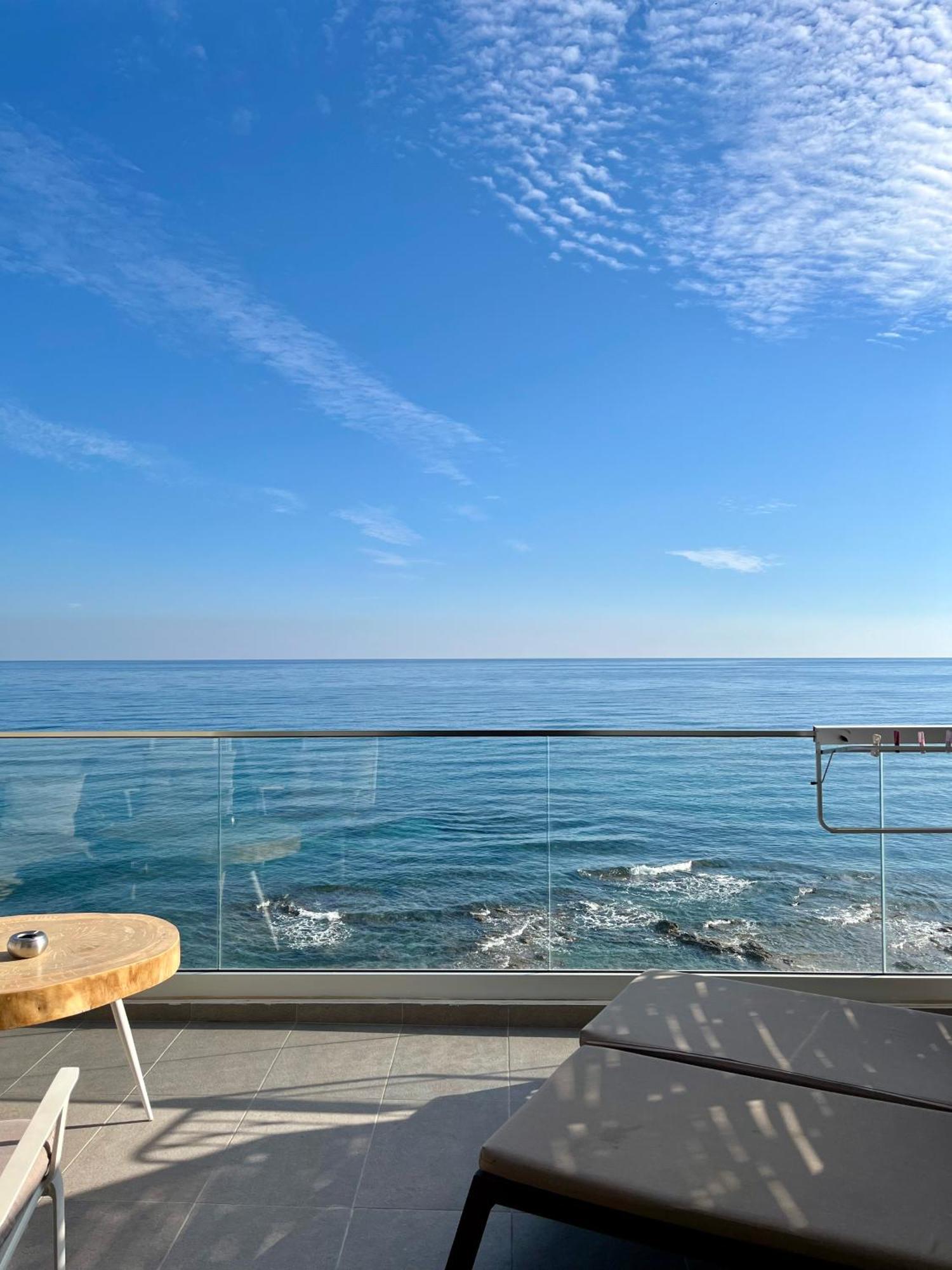 Maritime Suites Херсонисос Екстериор снимка