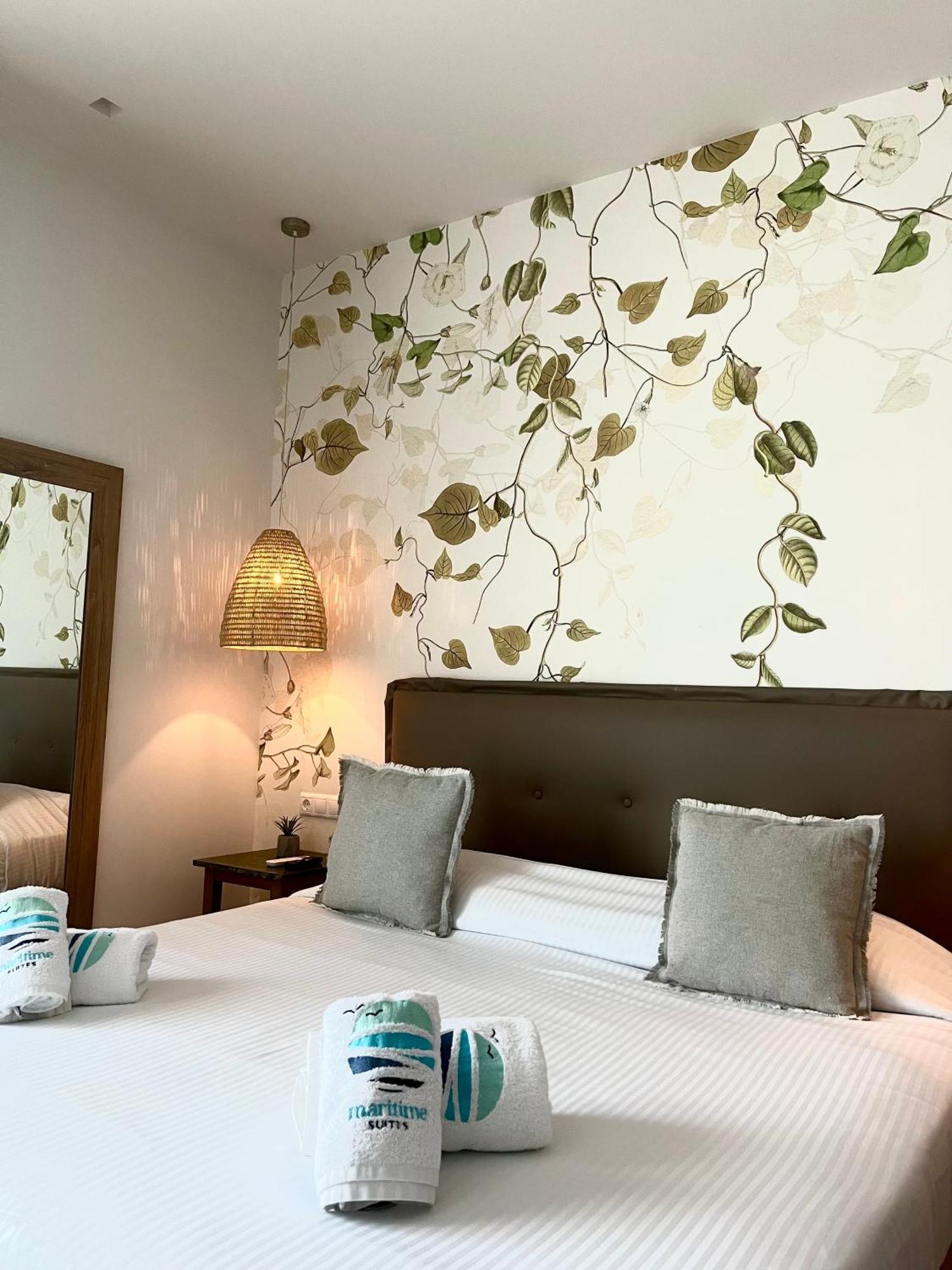 Maritime Suites Херсонисос Екстериор снимка