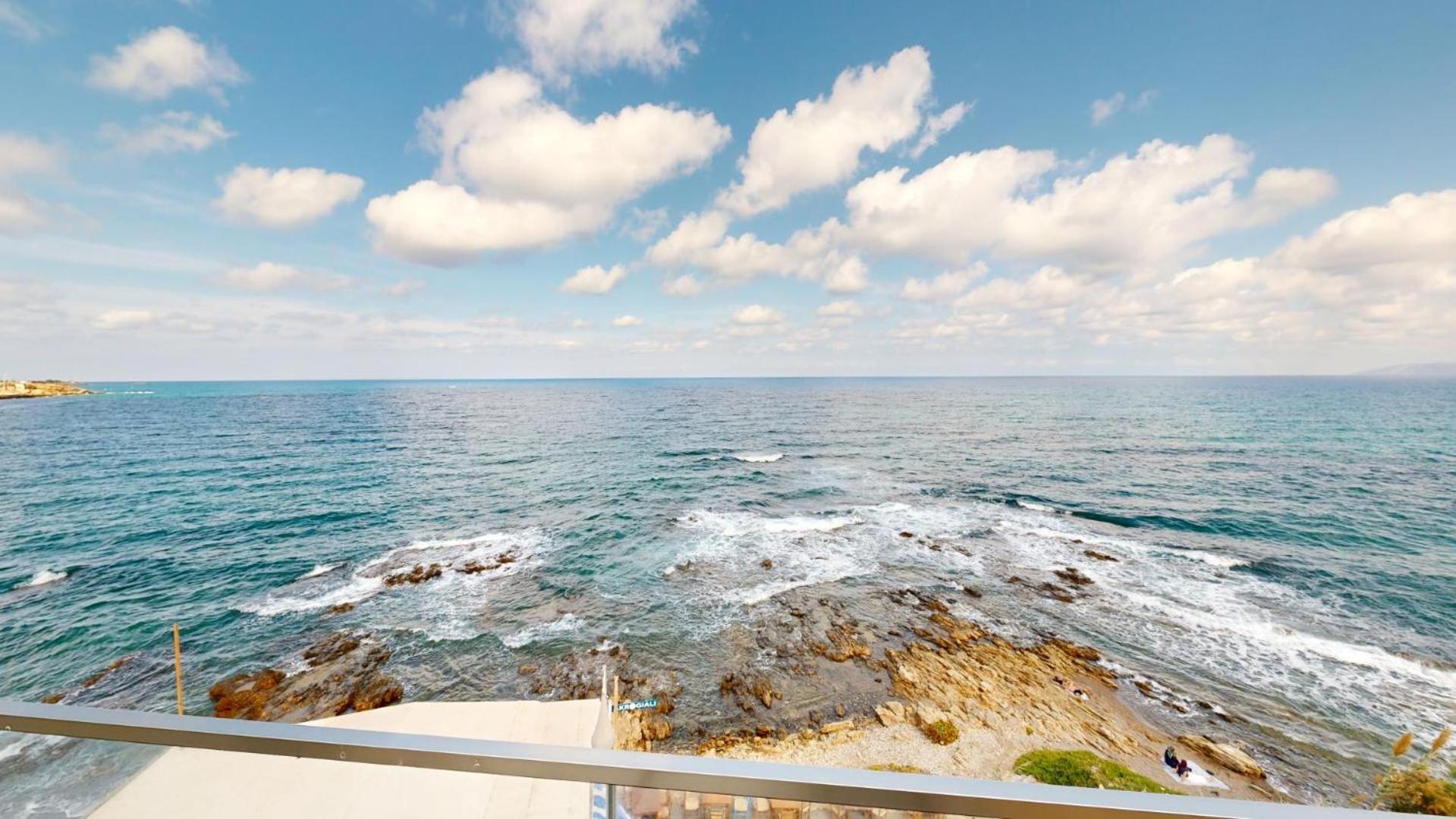 Maritime Suites Херсонисос Екстериор снимка